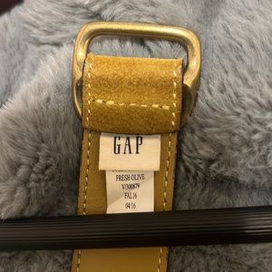 Gap yellow, suede cow leather belt